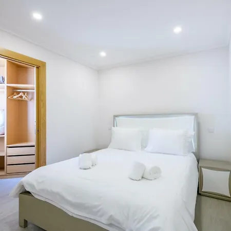 Blue Horizon Rocha 波尔蒂芒