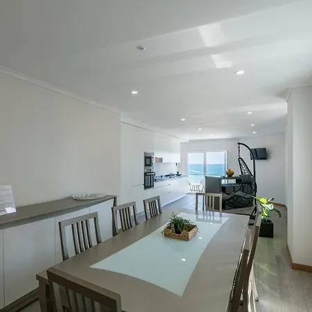 Blue Horizon Rocha 波尔蒂芒